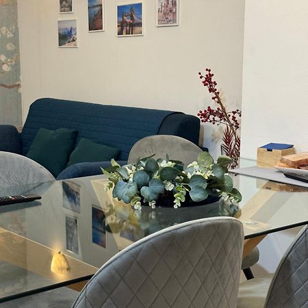 Duomo Nest Entire Apartment เตรนโต ภายนอก รูปภาพ