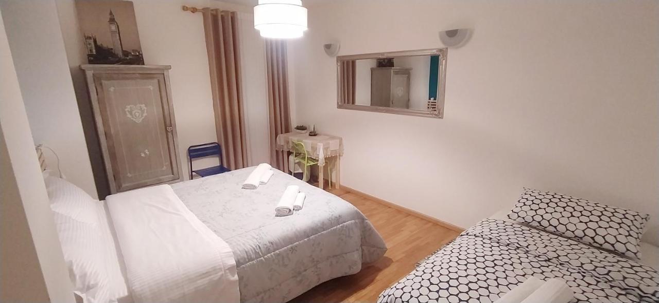 Duomo Nest Entire Apartment เตรนโต ภายนอก รูปภาพ