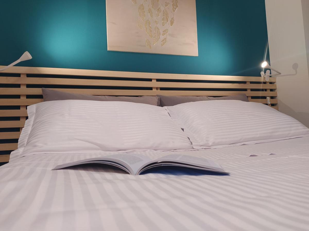 Duomo Nest Entire Apartment เตรนโต ภายนอก รูปภาพ