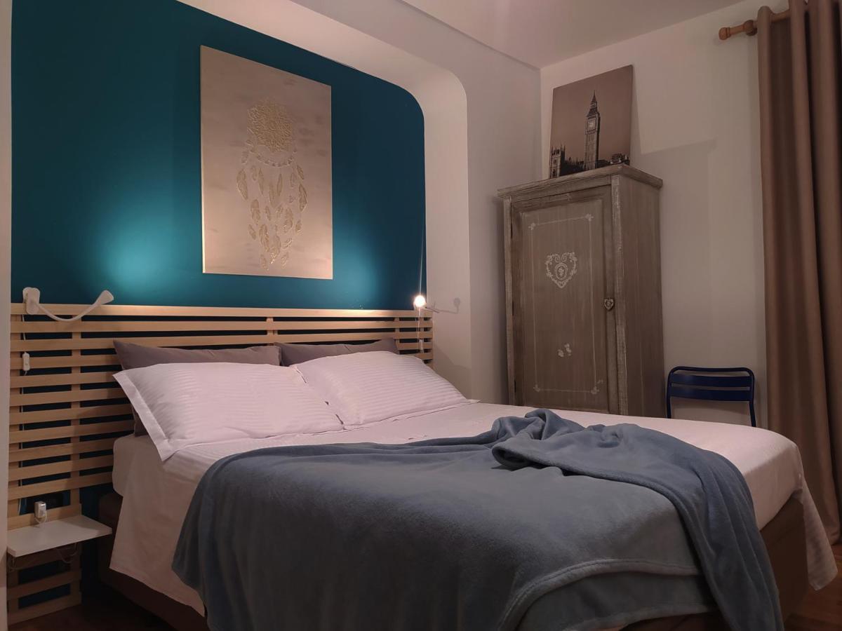 Duomo Nest Entire Apartment เตรนโต ภายนอก รูปภาพ
