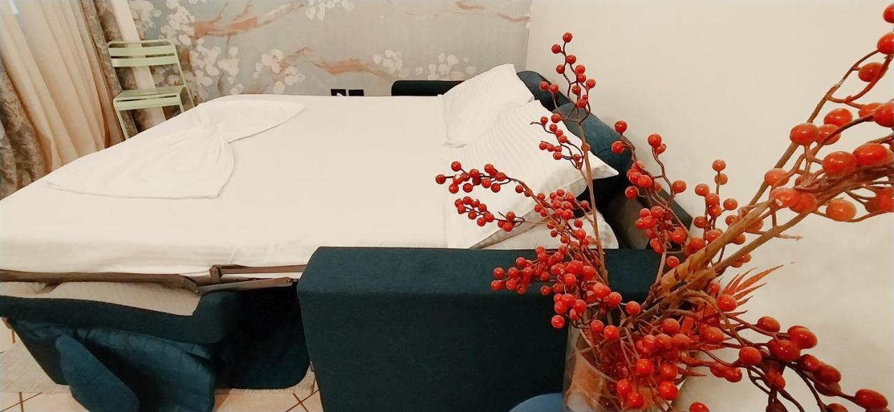 Duomo Nest Entire Apartment เตรนโต ภายนอก รูปภาพ